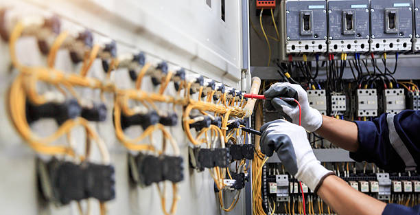 Professional Electrical Inspection technician working in Washington County County, IL